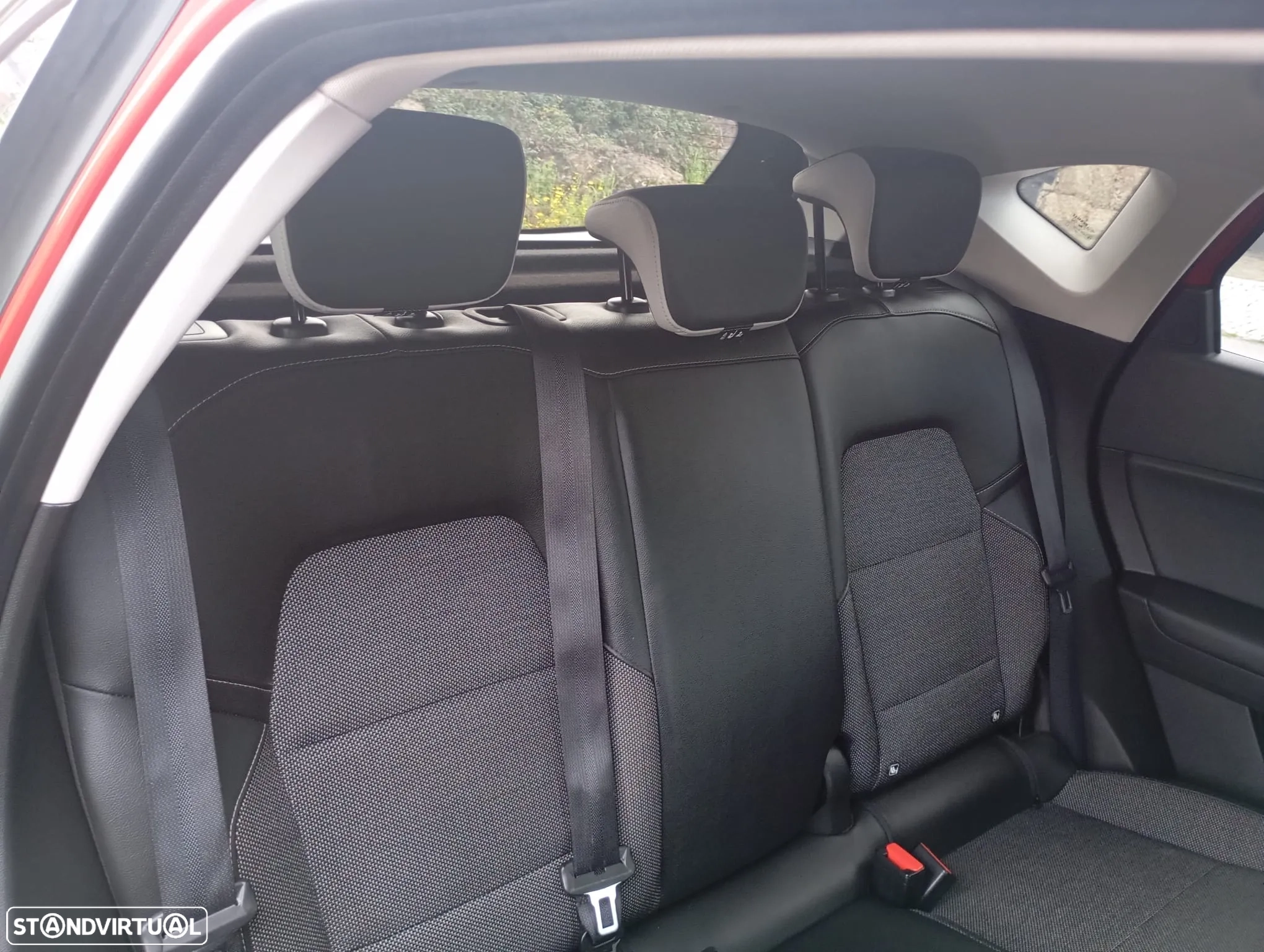 
								Renault Captur BLUE dCi 115 INTENS full									