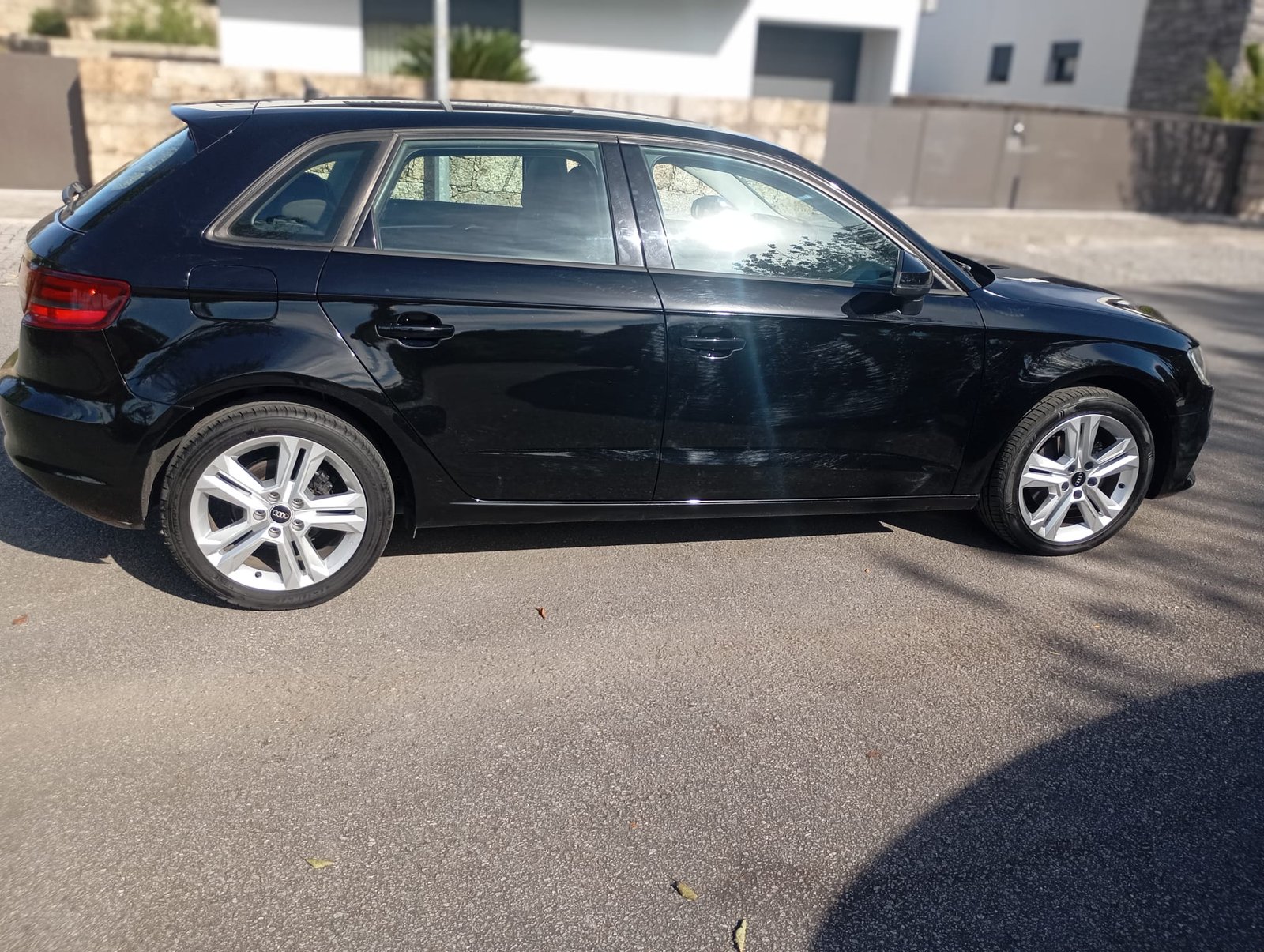 
								Audi A3 full									