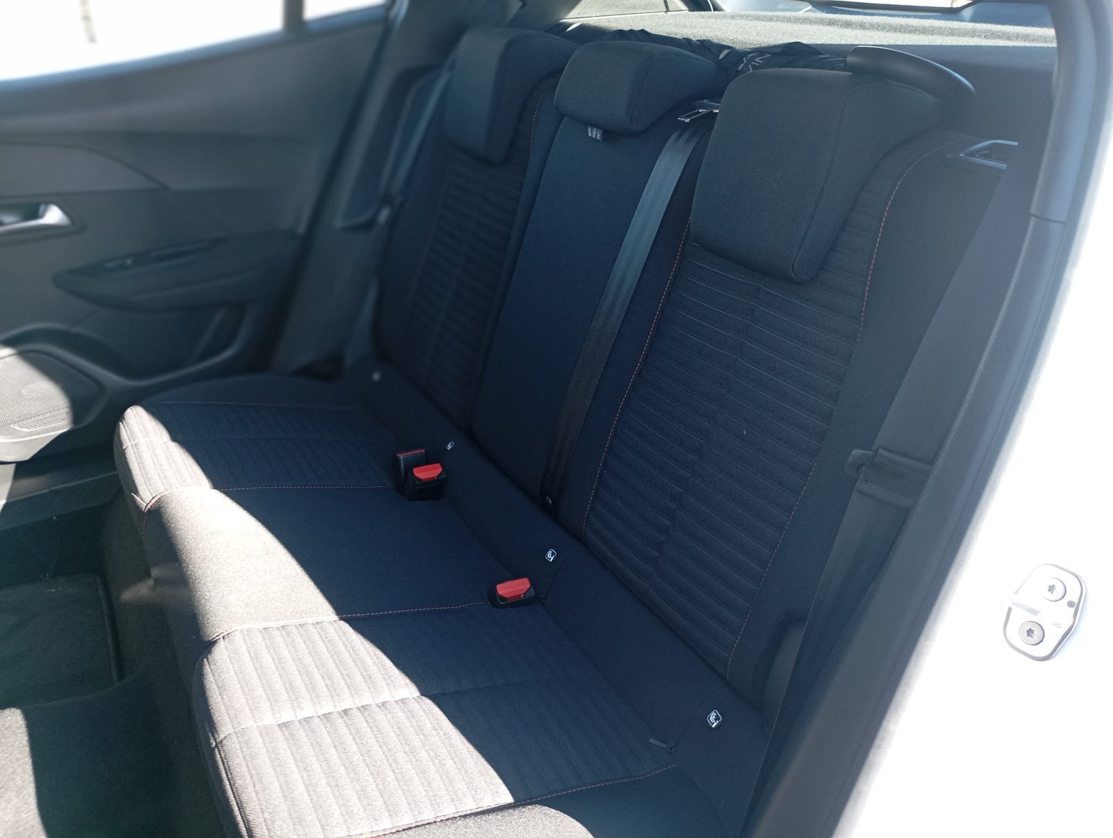 
								Peugeot 2008 1.5 BlueHDi Active Pack full									