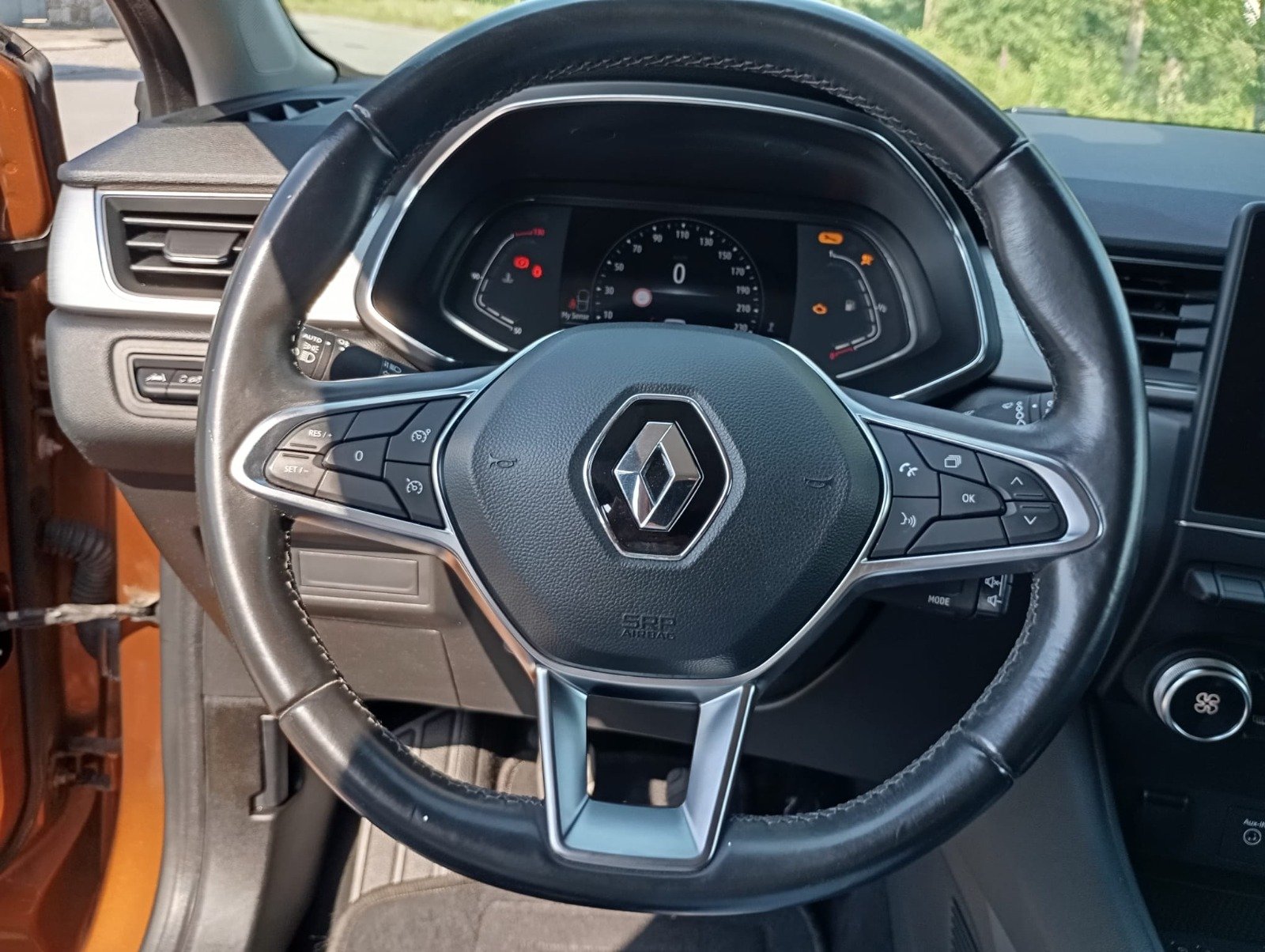 
								Renault Captur full									