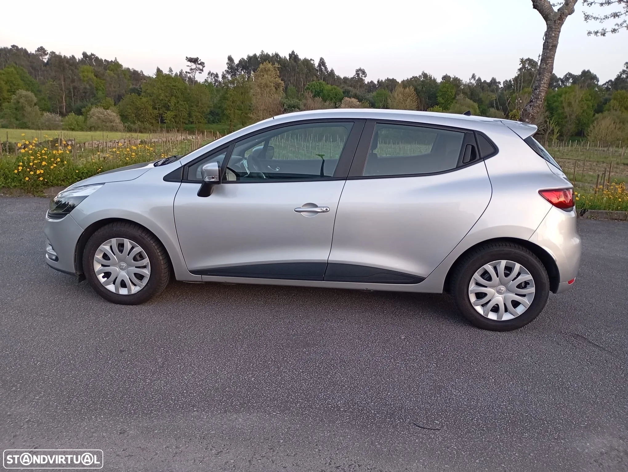 
								Renault Clio 1.5 dCi Zen full									