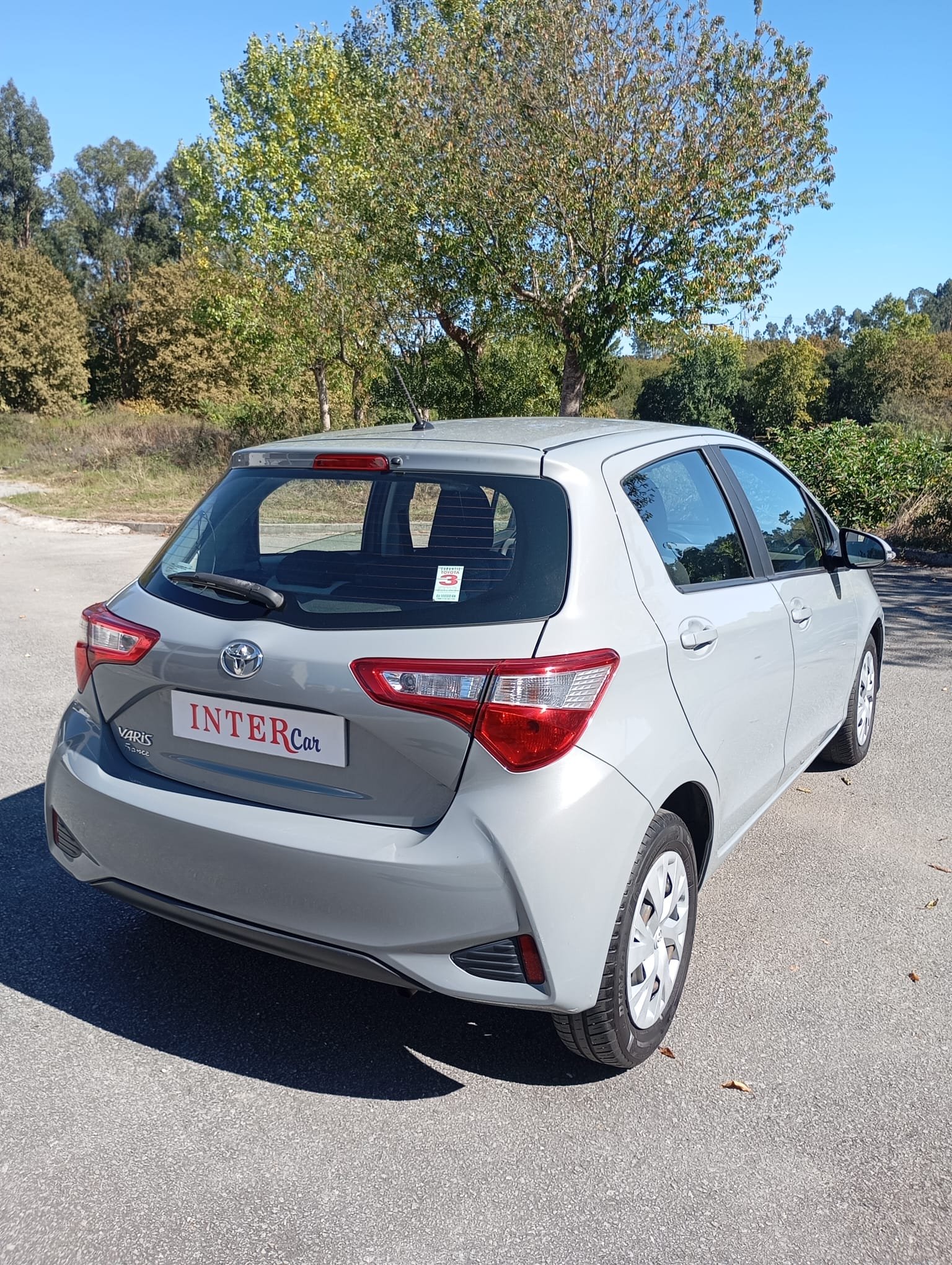 
								Toyota Yaris full									