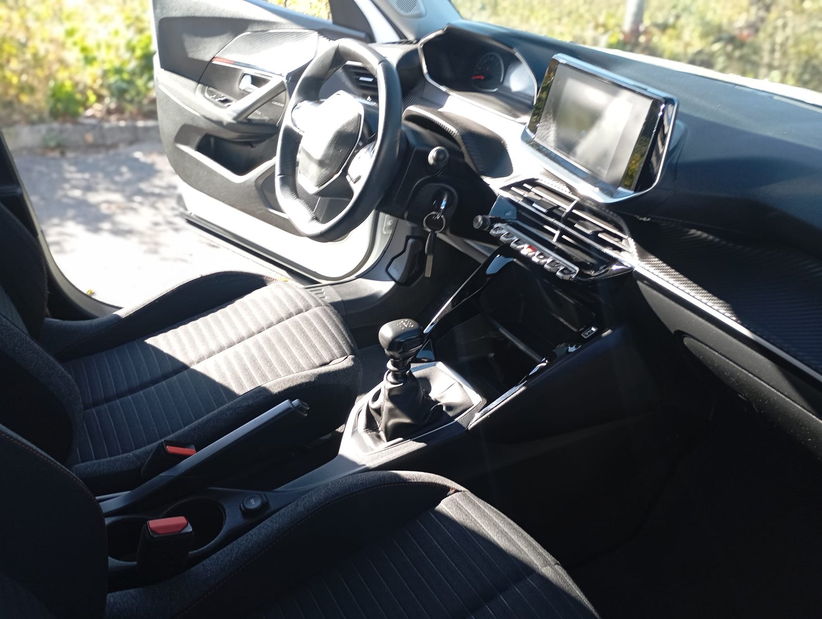 
								Peugeot 2008 1.5 BlueHDi Active Pack full									