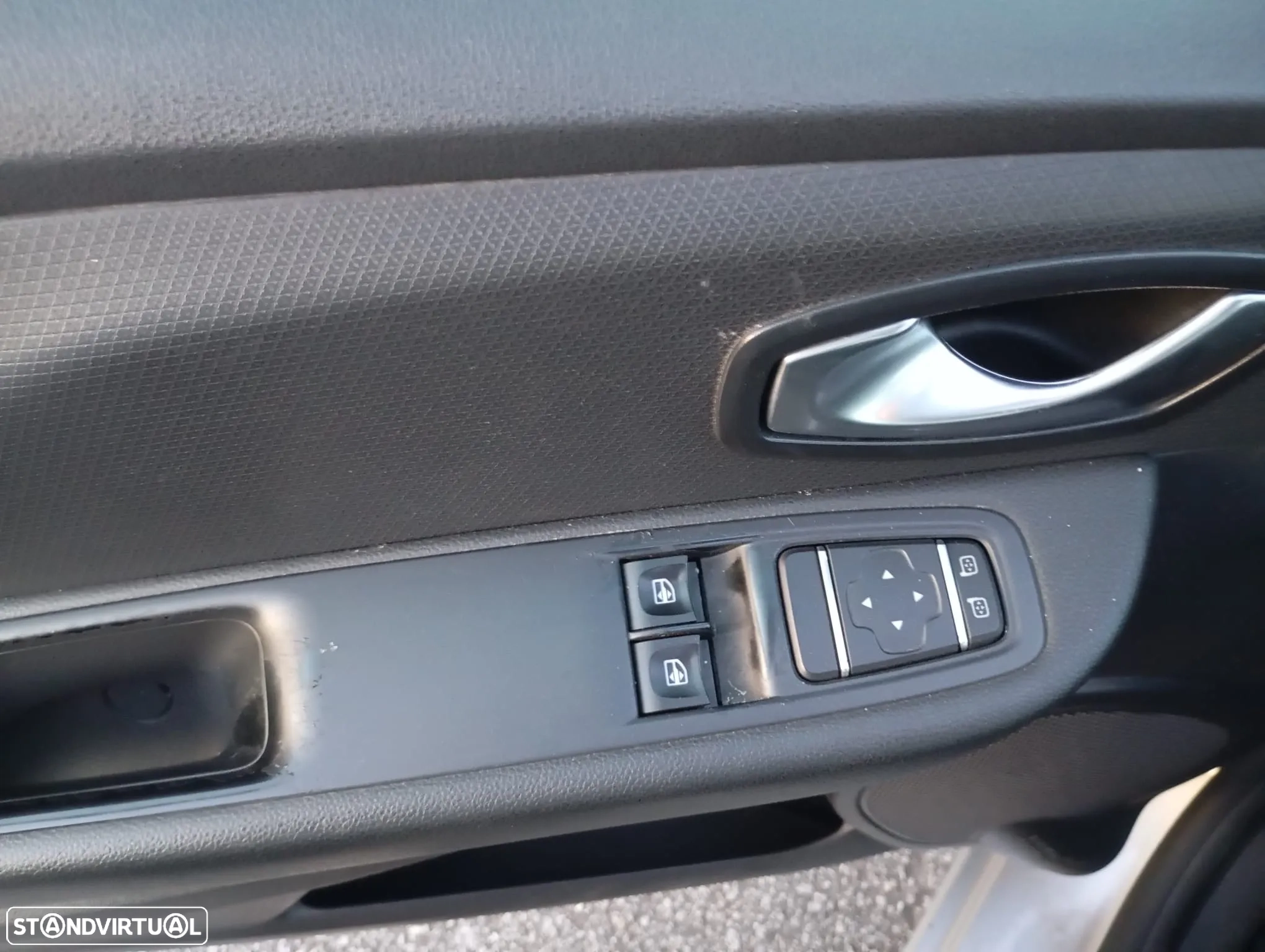 
								Renault Clio 1.5 dCi Zen full									