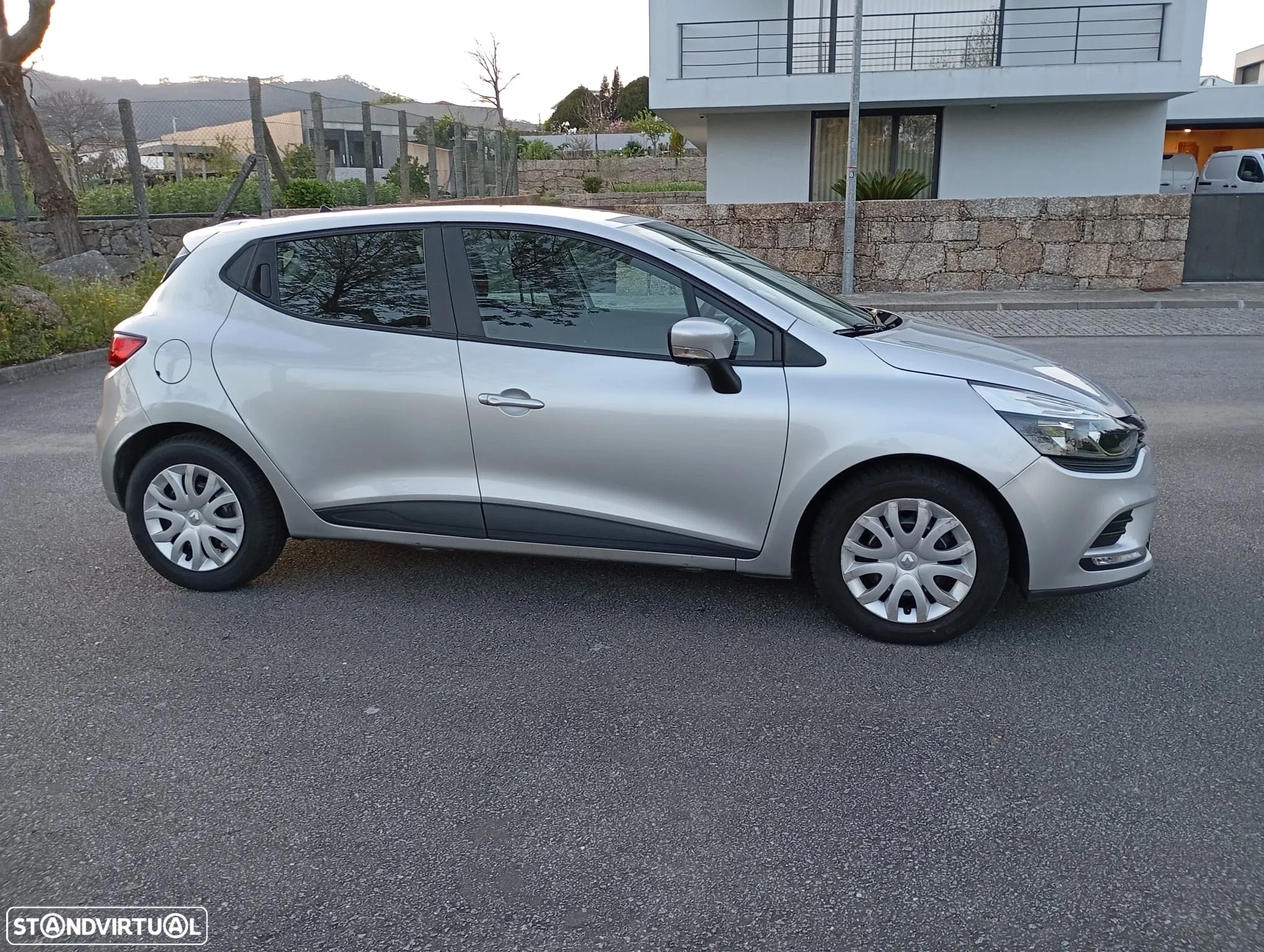 
								Renault Clio 1.5 dCi Zen full									