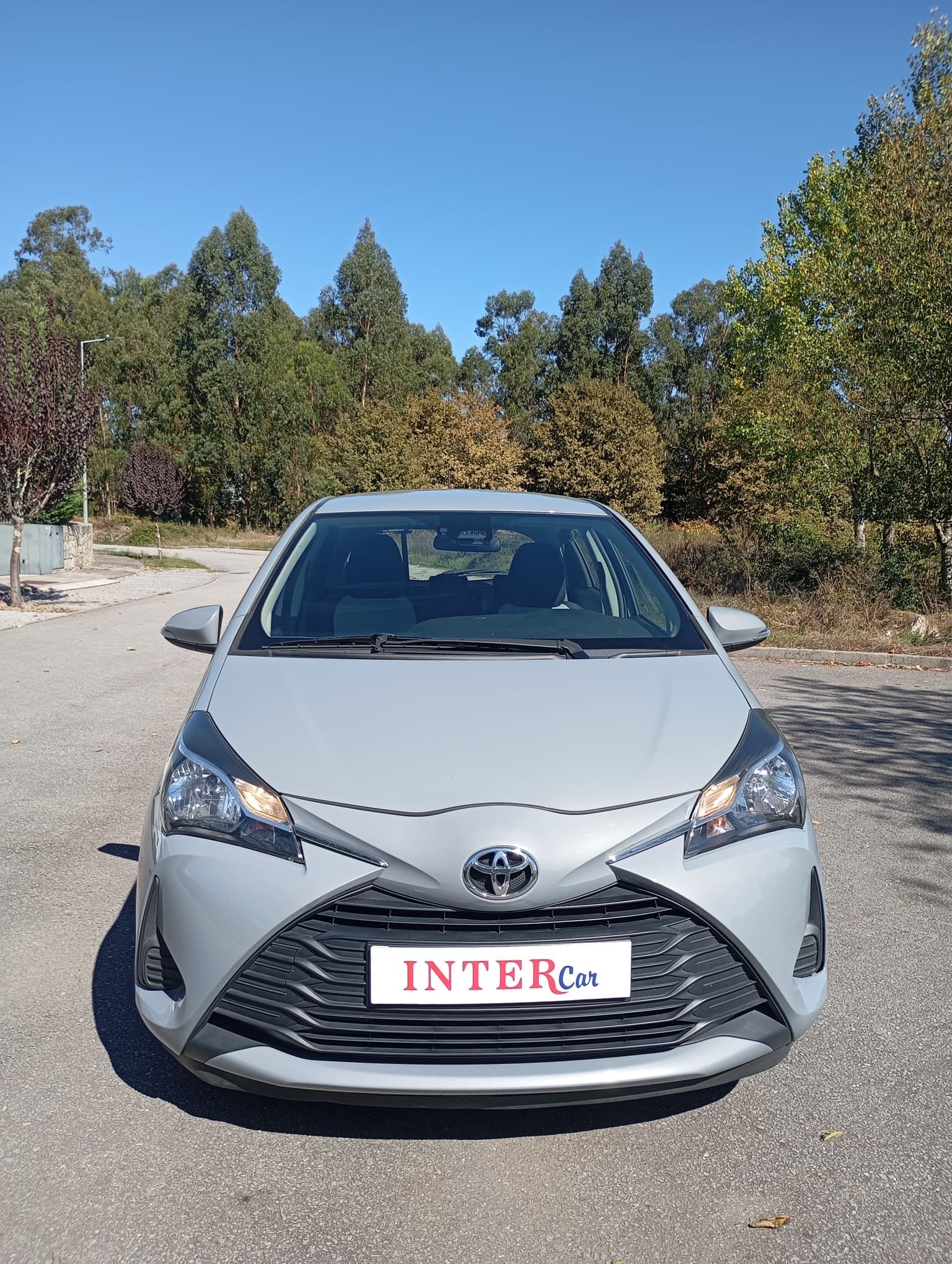 
								Toyota Yaris full									