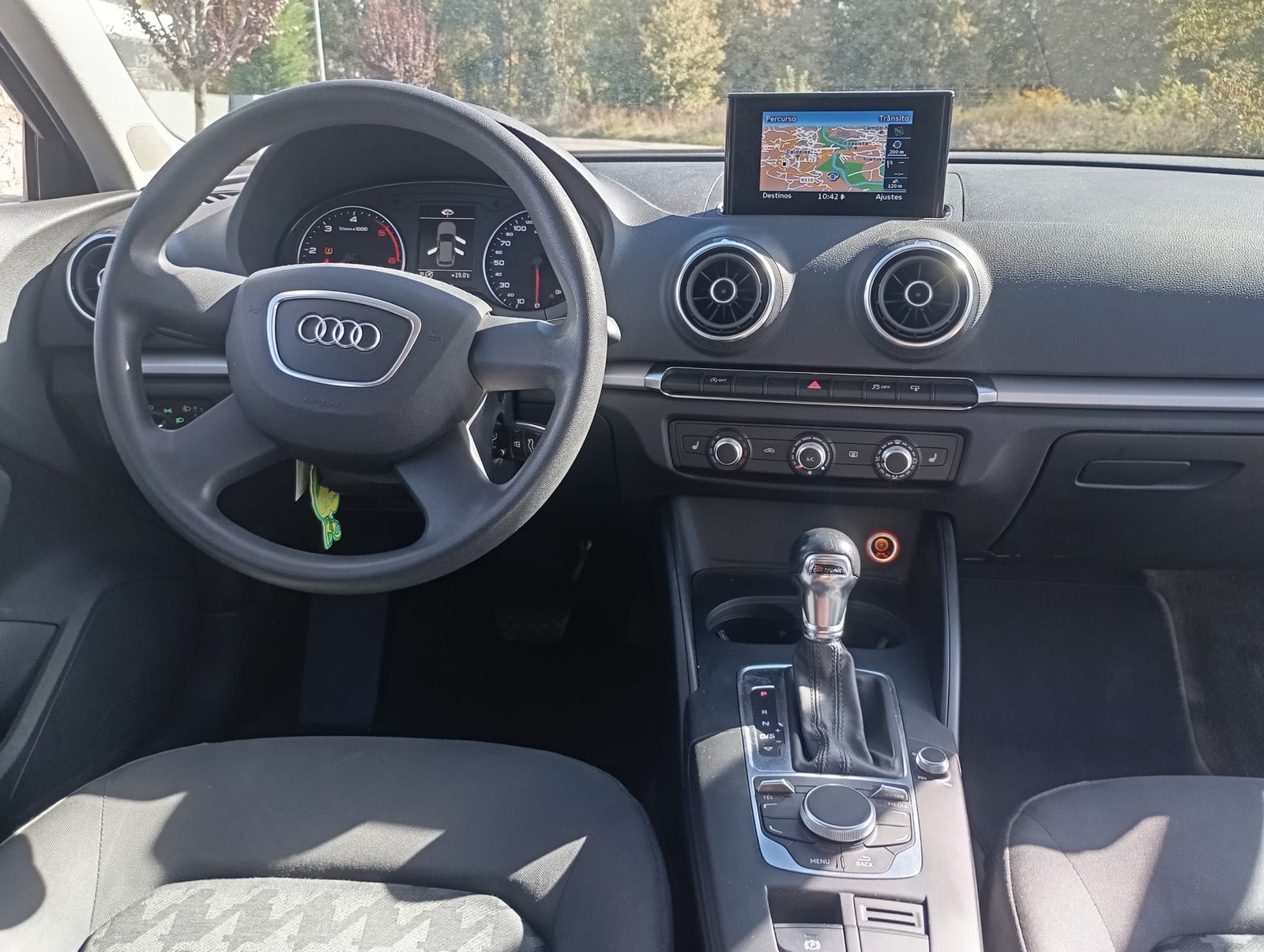 
								Audi A3 full									