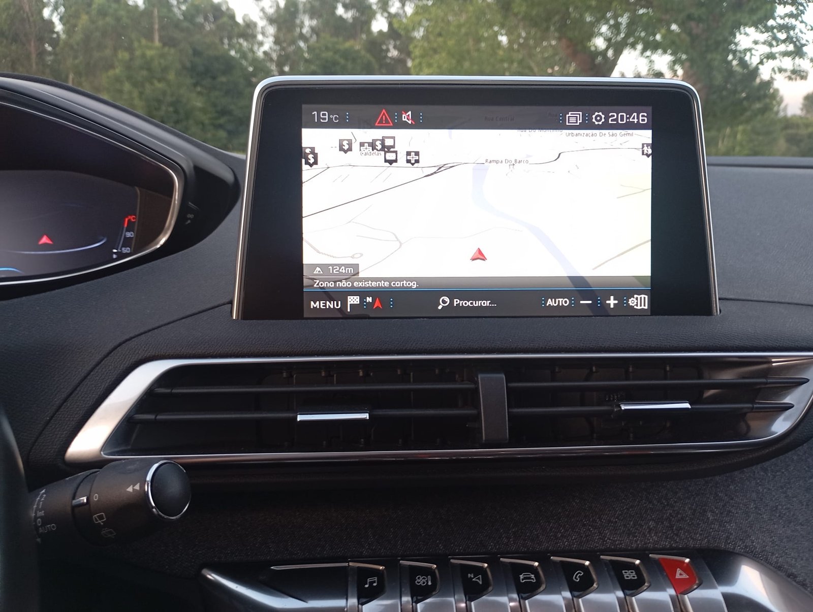 
								Peugeot 3008 full									