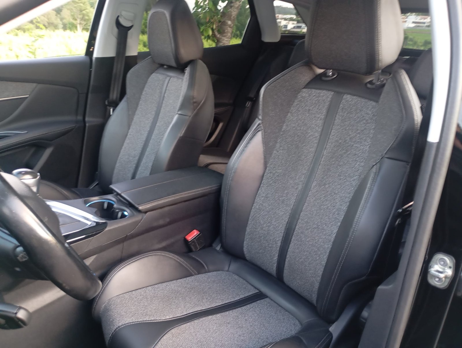 
								Peugeot 3008 full									